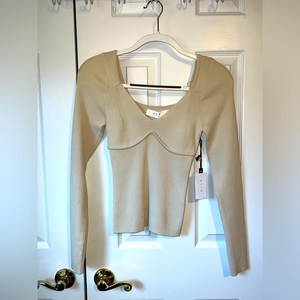 ASTR The Label Tarzana sweater size M, new with tags